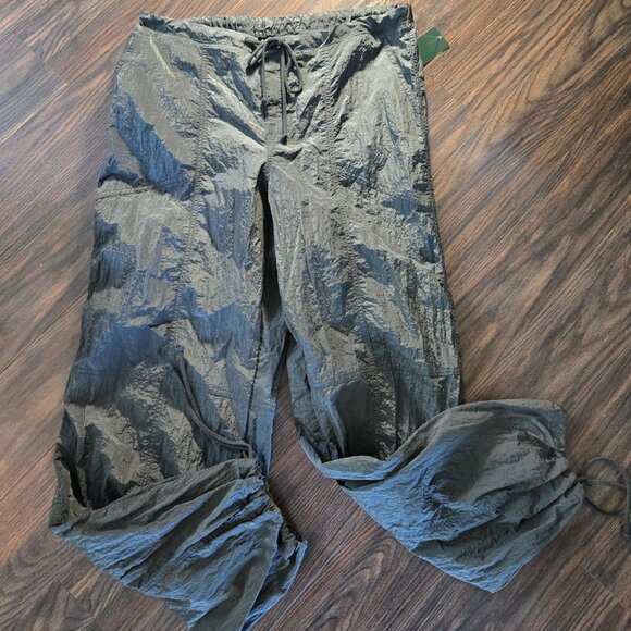 WILD FABLE Athletic/Athleisure Recycled Nylon Krinkle Jogger Pants NWT/SIZE S - Picture 1 of 8
